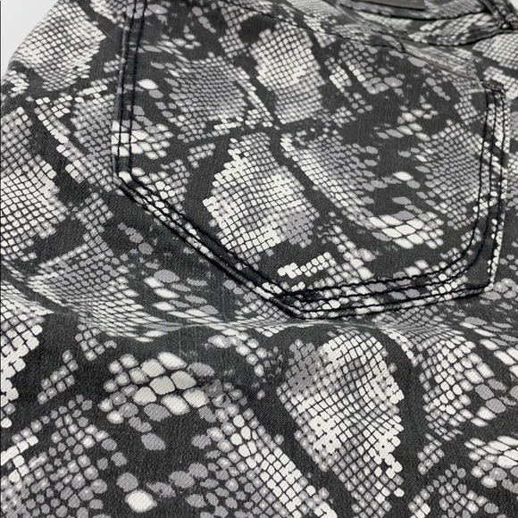 Seven7 Tummy Less High Rise Jeans - Picture 2 of 10